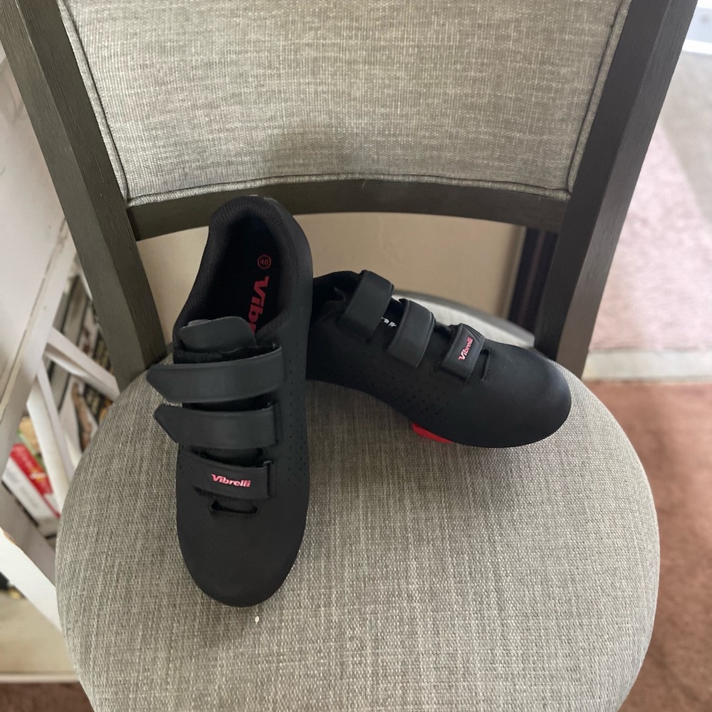 Never worn peleton shoes